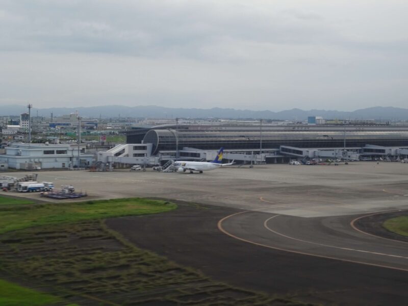 仙台空港に駐機している飛行機