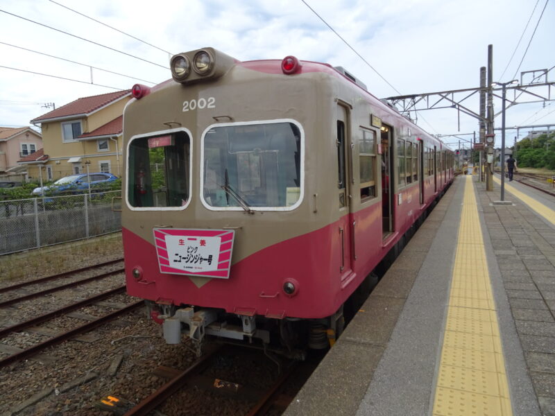 銚子駅に停車中の銚子電鉄の車両
