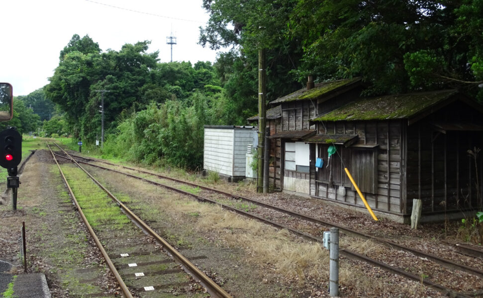 上総中野駅にあるいすみ鉄道の出発信号機