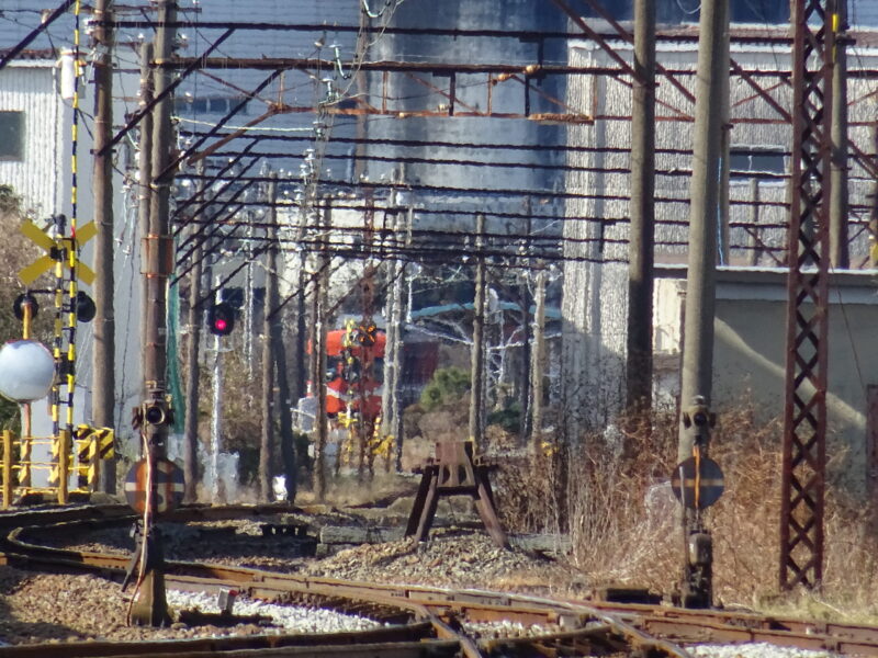 岳南富士岡駅から次の駅へ向かう岳南電車