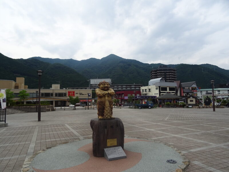 東武鬼怒川温泉駅の駅前