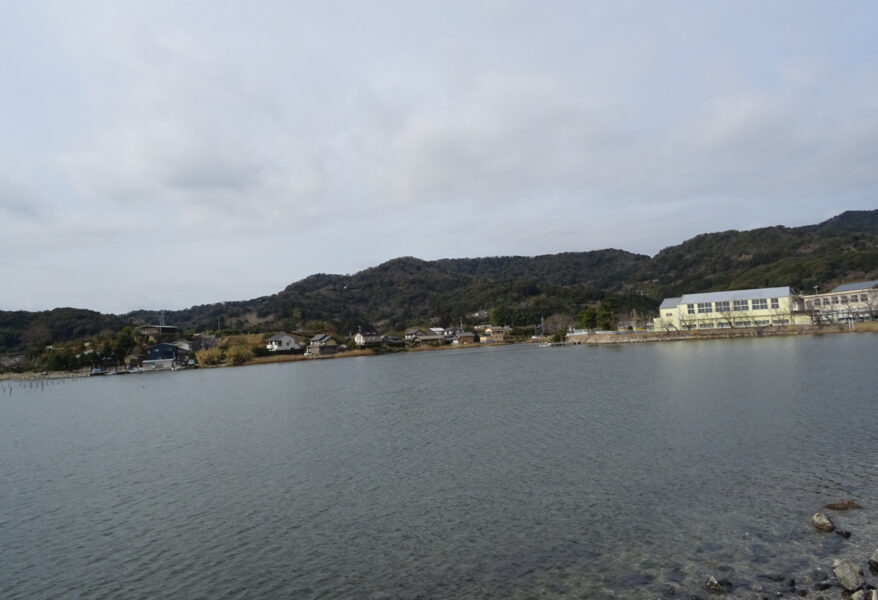 西気賀駅近くの浜名湖