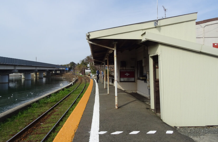 天浜線・浜名湖佐久米駅から新所原方面を見る