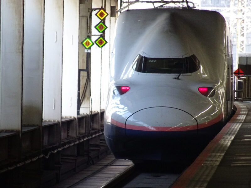 大宮駅を発車していくＭａｘとき３２６号