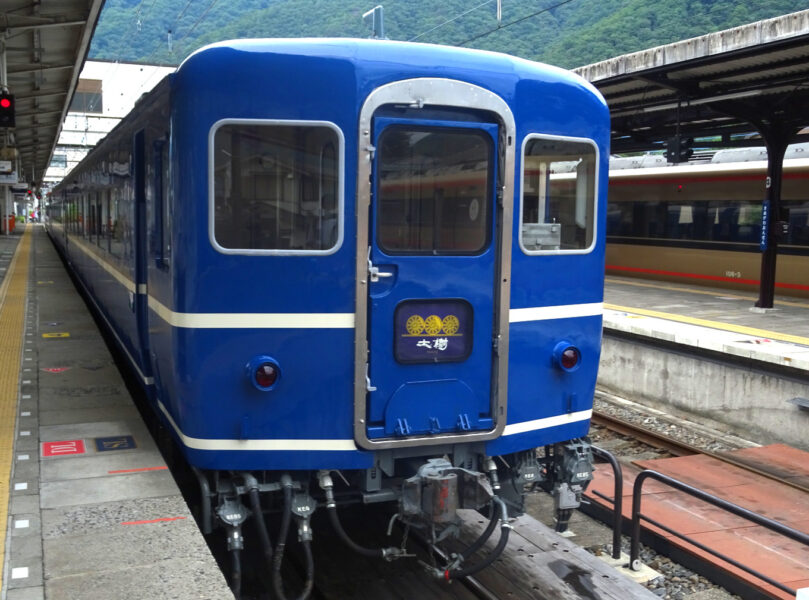 大樹号の客車を後ろから（鬼怒川温泉駅）