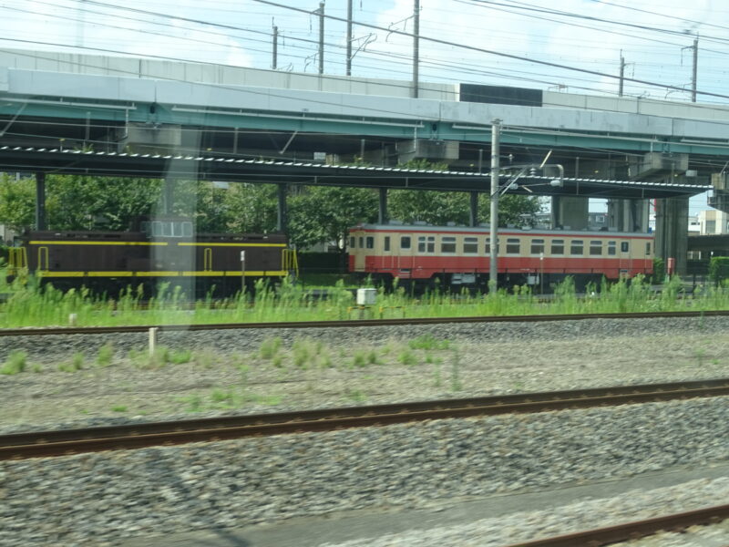 グルーン車から見える鉄道博物館に展示されている車両