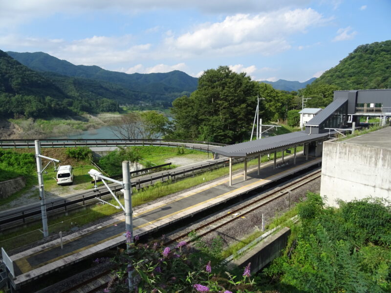 川原湯温泉駅のホーム