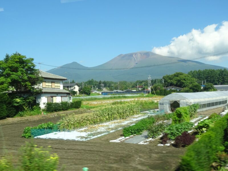 しなの鉄道線から見える浅間山