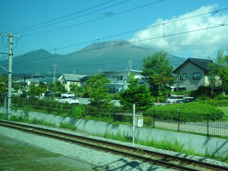 しなの鉄道線から見える浅間山