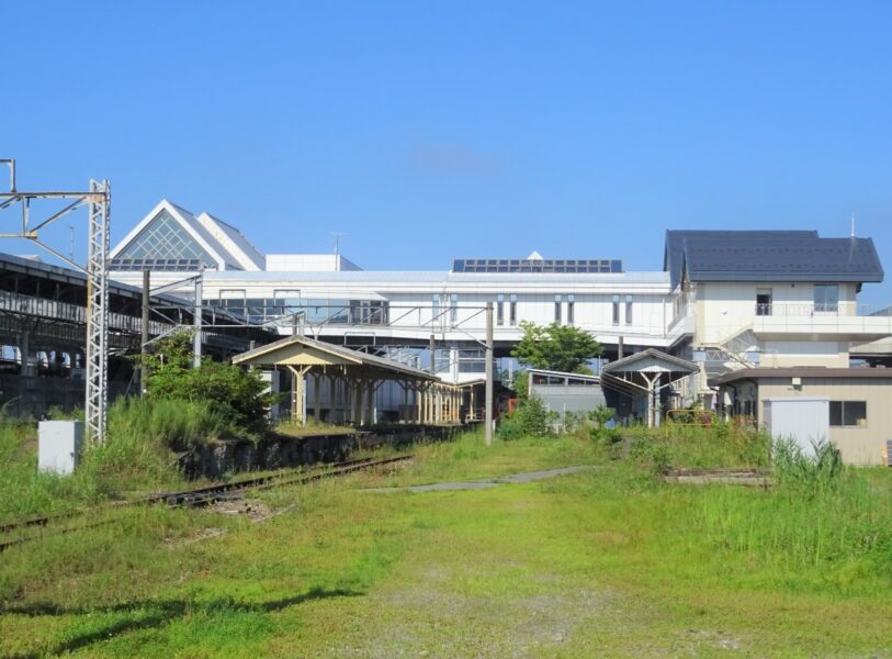 旧信越本線だった軽井沢駅のホーム