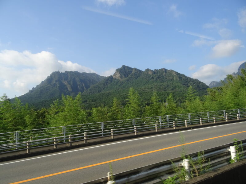 西松井田～横川駅間を走行中の普通列車