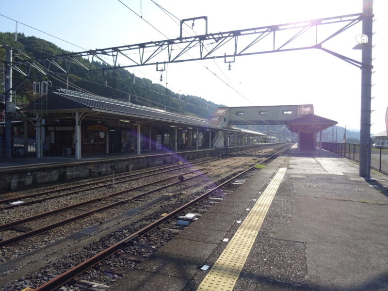 ３番線から横川駅全体を見る