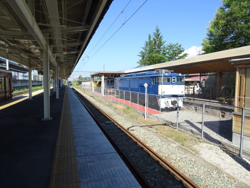 軽井沢駅のホーム