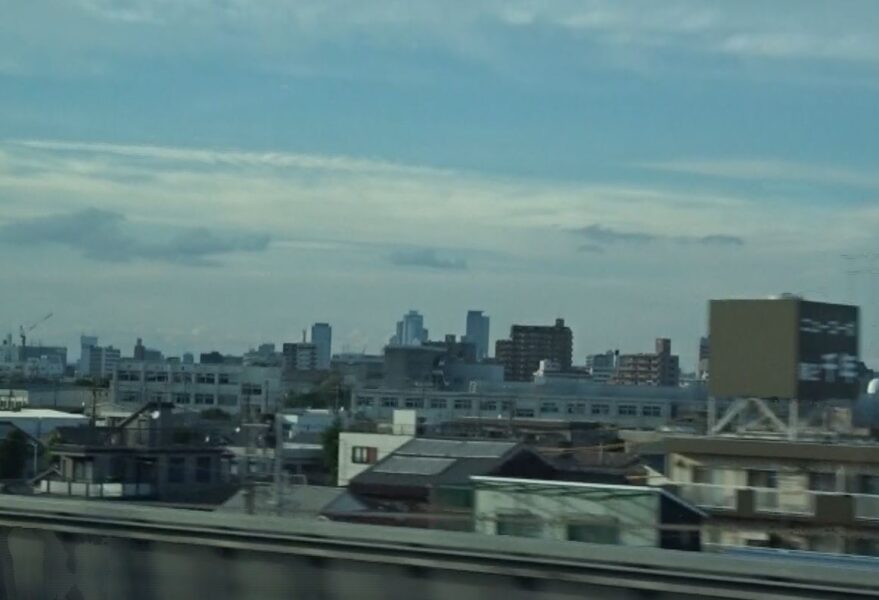 N700S車内から名古屋駅方面を望む