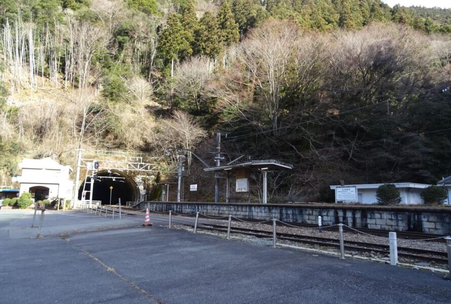 現在の飯田線大嵐駅