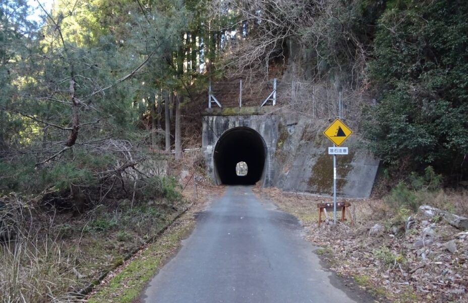 旧飯田線の線路跡