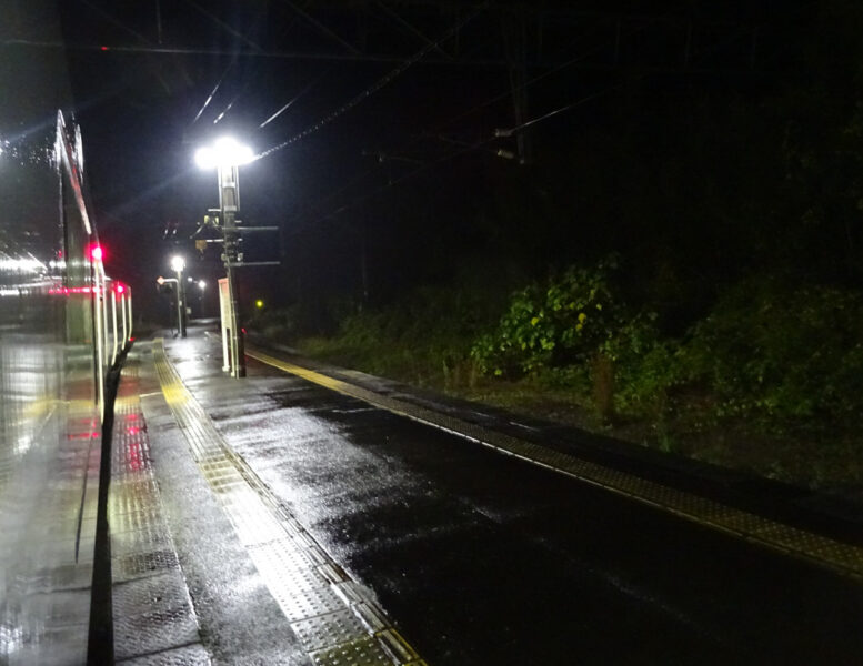 青井岳駅の鹿児島方