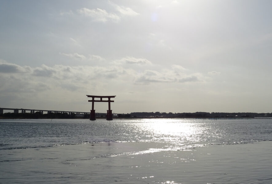 鳥居と弁天島と浜名湖