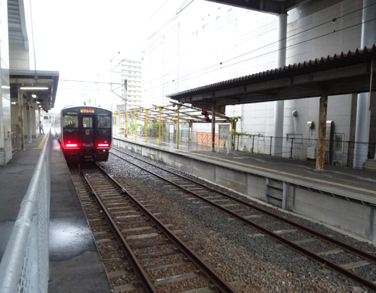 川内駅でJR鹿児島本線に乗り換え