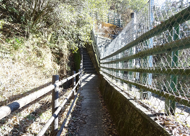 田本駅入口