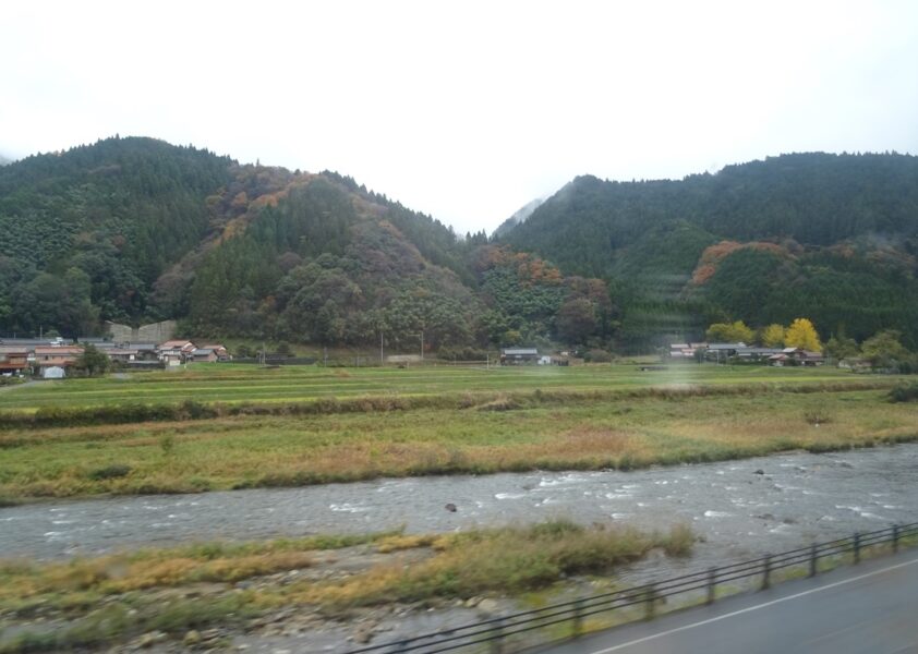 根雨駅発車後の特急やくも3号