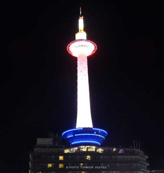 夜の京都タワー