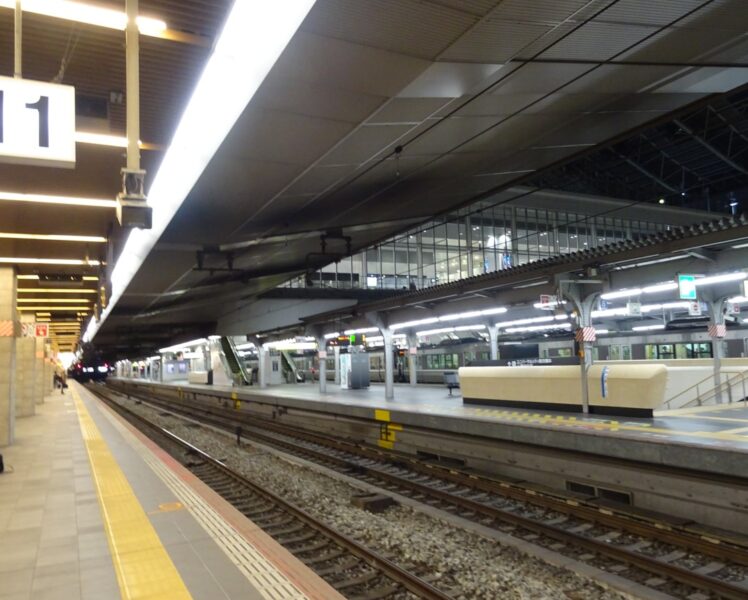 大阪駅の１１番乗り場