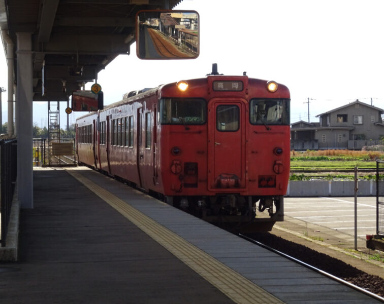 高岡行き普通列車