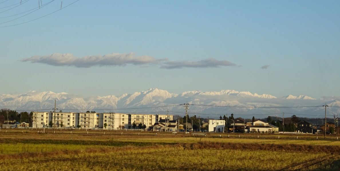 城端線から見える立山連峰