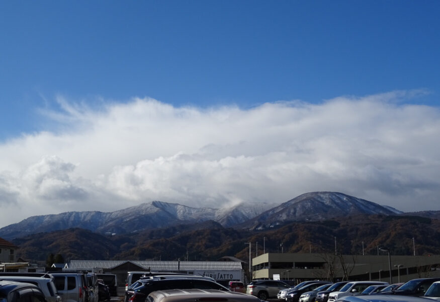 上越妙高駅から見える妙高連山