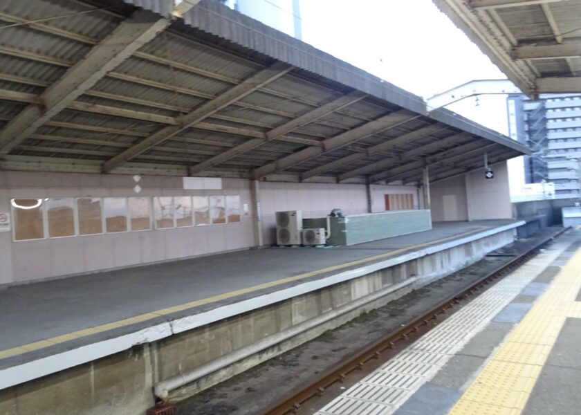 東羽衣駅の旧ホーム