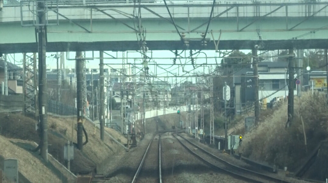 町田～玉川学園前駅間を走行中の特急さがみ７４号