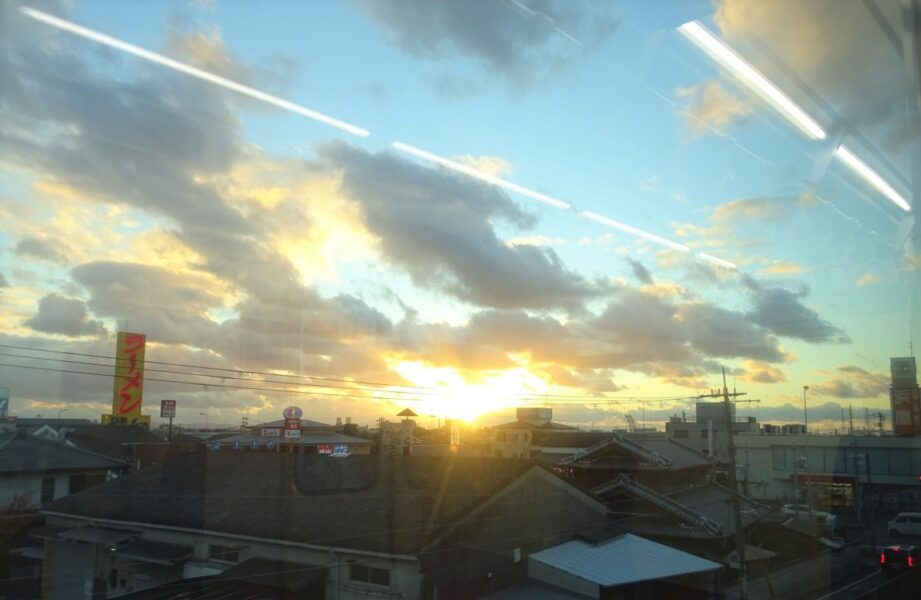 東羽衣支線・夕日が沈む景色