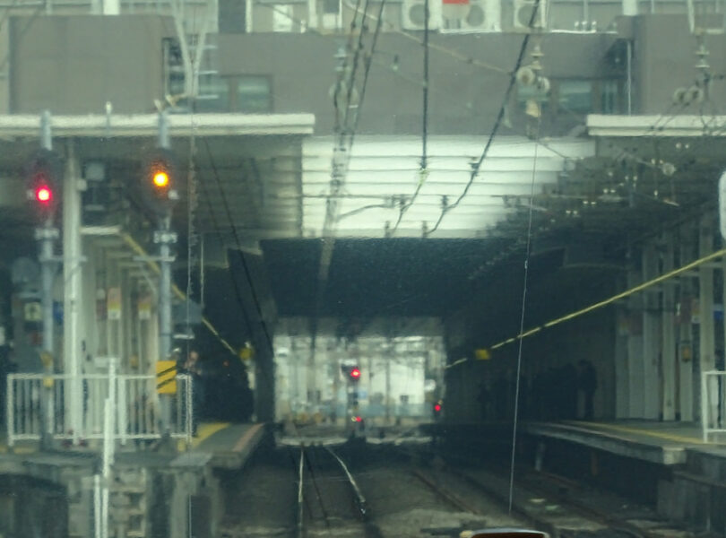 町田駅に到着する特急さがみ７４号