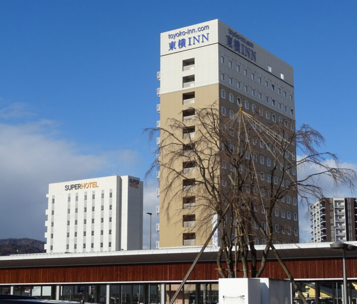 上越妙高駅前にある東横インとスーパーホテル