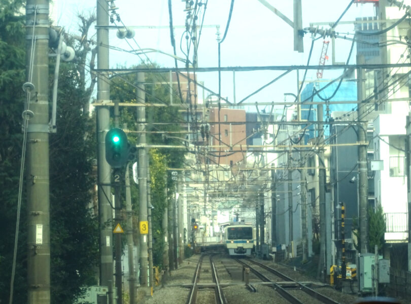 代々木上原駅～新宿駅間は線路が２本