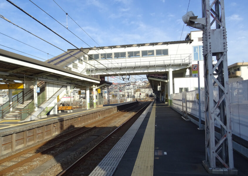 小田急線足柄駅・新宿方面