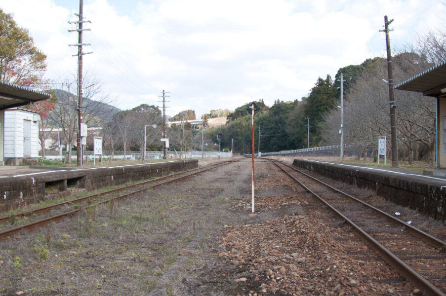 松浦鉄道・吉井駅の構内踏切