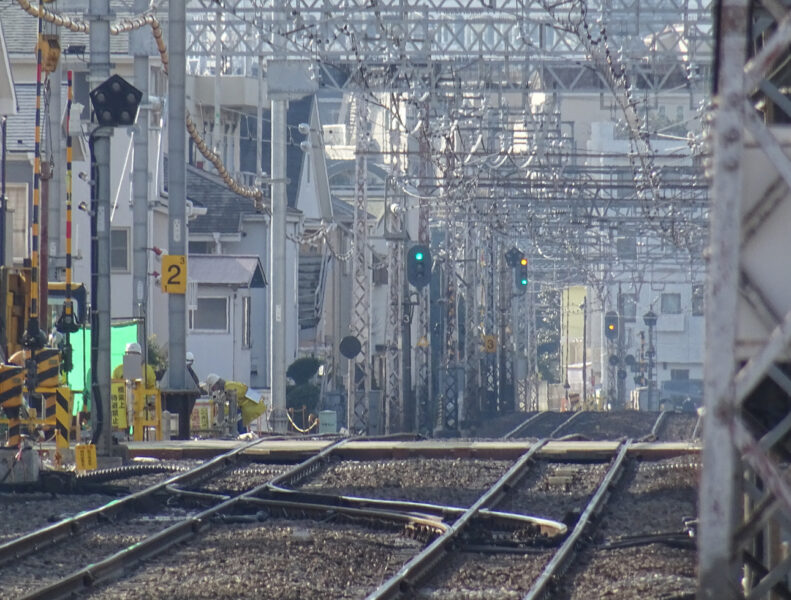 小田急線足柄駅から小田原方面をアップして撮影