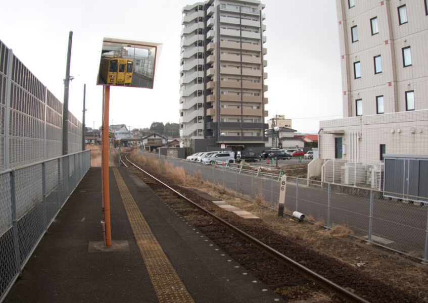 ＪＲ伊万里駅のホームから唐津方面