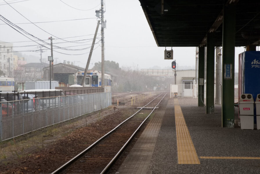 松浦鉄道・伊万里駅の３番乗り場