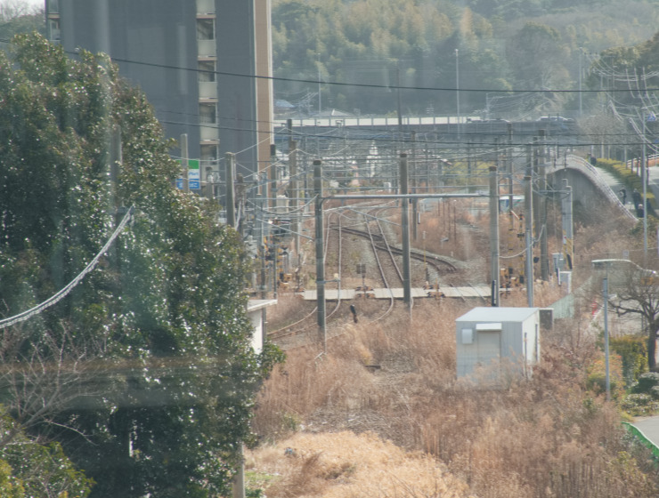 折尾駅新１番乗り場から筑豊本線の短絡線が見える