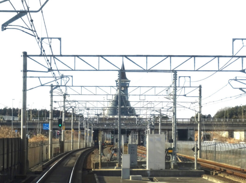 間もなく印旛日本医大駅前に到着するアクセス特急