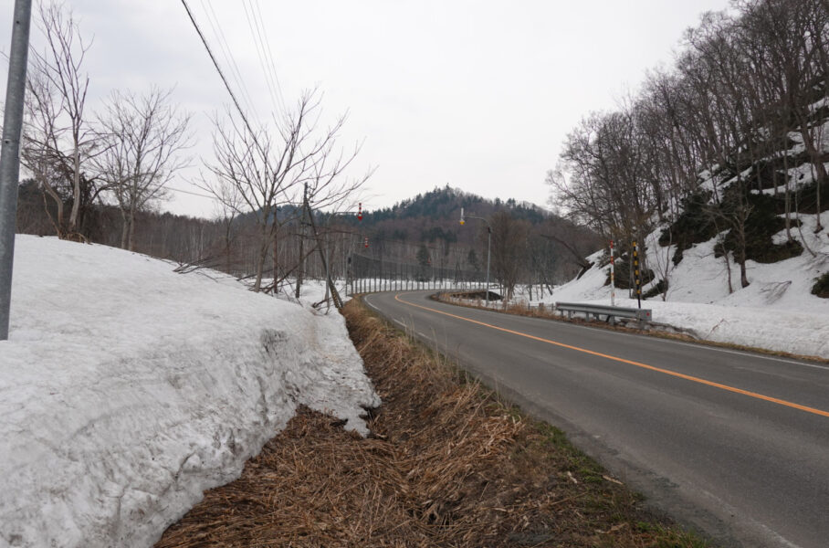 峠下駅前の道道６１３号線