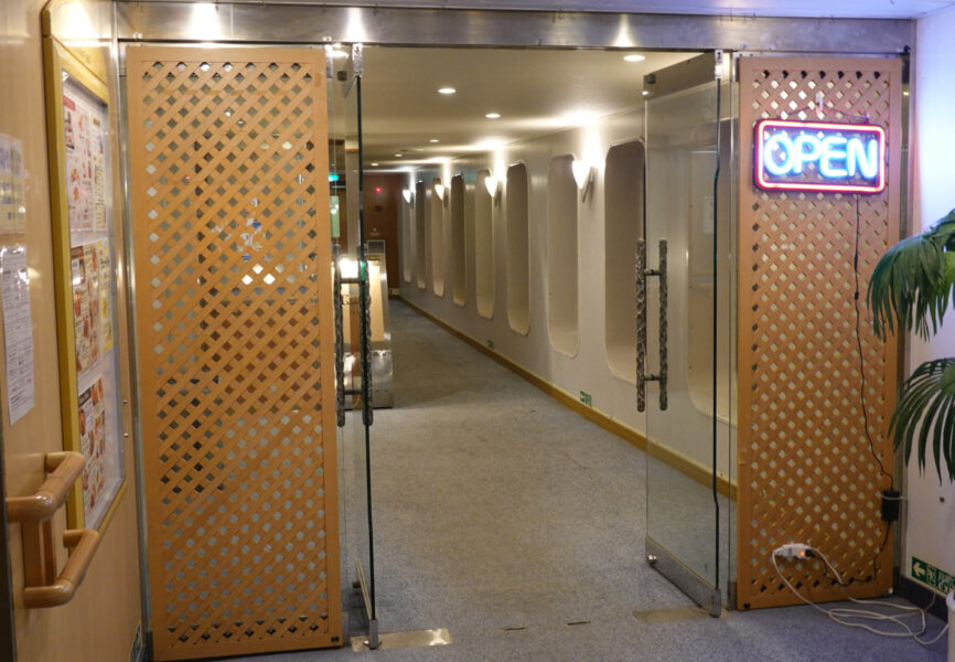 新日本海フェリーらいらっく・４階フロアのレストラン入口