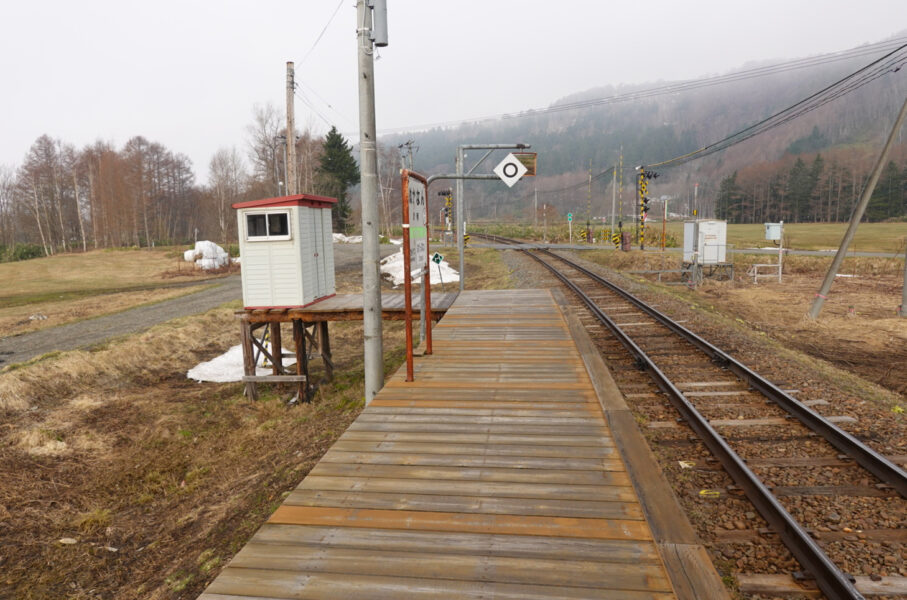 糠南駅のホーム（稚内方面）