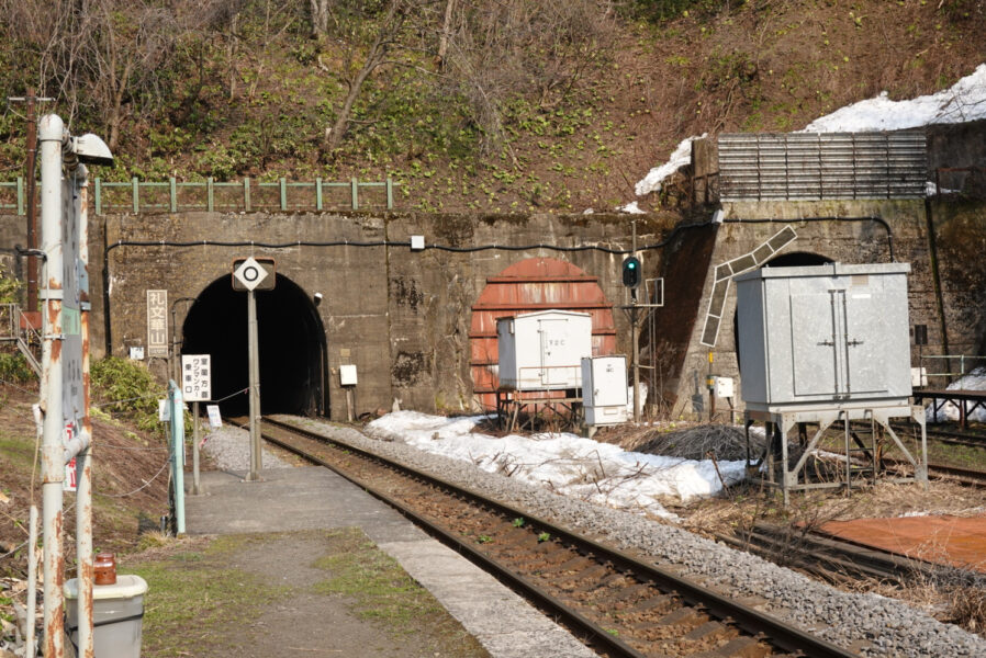 小幌駅・上り線のホーム（東室蘭方面）