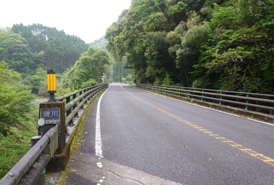 宗太郎駅前の国道１０号（延岡方面）