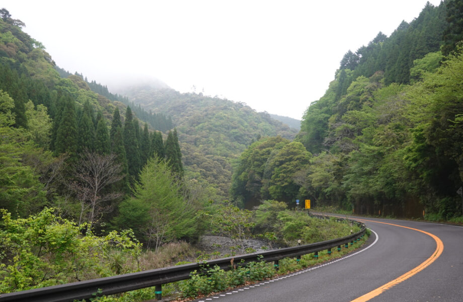 宗太郎駅前の国道１０号（佐伯方面）