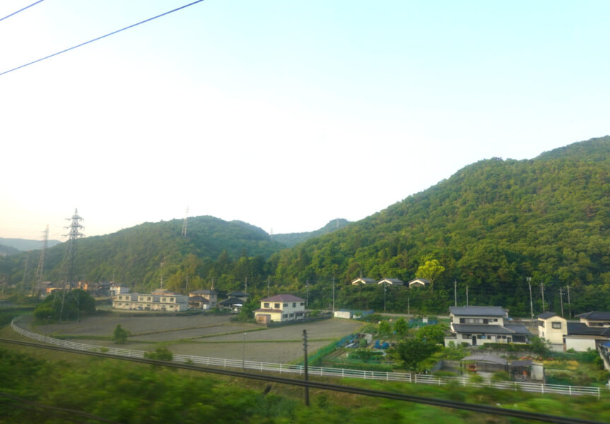 岡山県内を走行中の特急サンライズ出雲・瀬戸